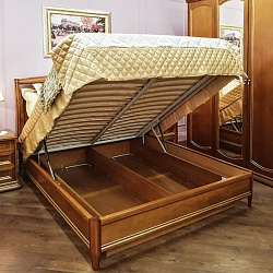 Двуспальная кровать с кованым элементом без ножной спинки 1600x2000