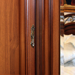 Шкаф 4-х дверный для платья и белья